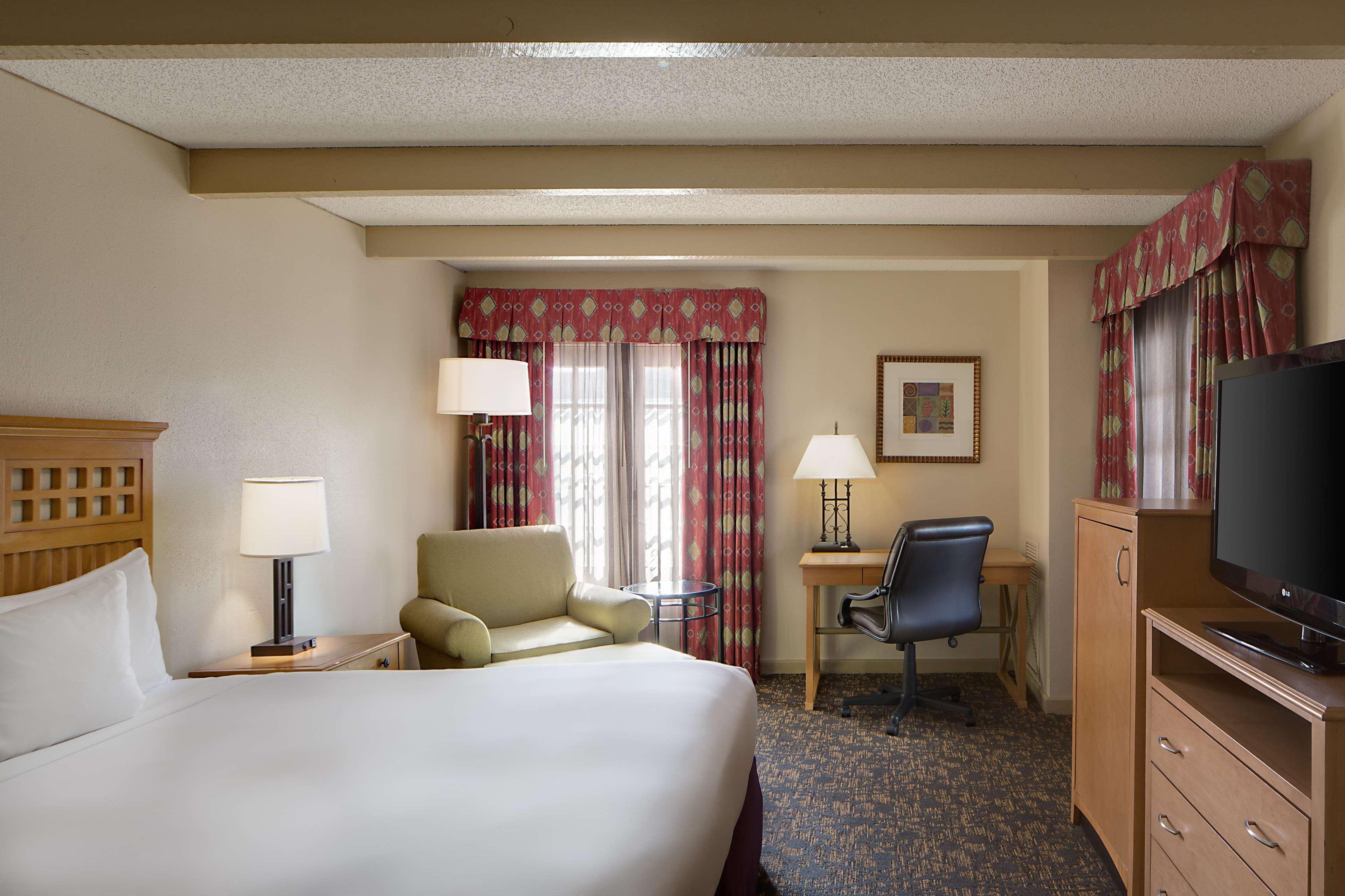 Estancia Del Norte San Antonio, A Tapestry Hotel By Hilton Экстерьер фото